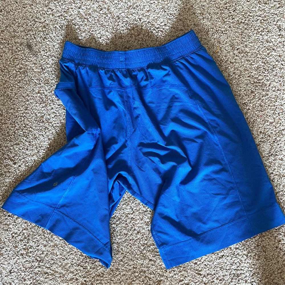 Mens lululemon blue shorts - Picture 2 of 2